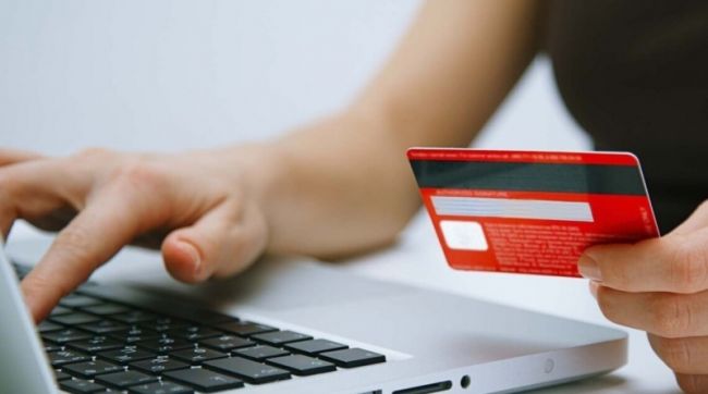 В Україні судили працівницю банку, яка привласнила майже пів мільйона гривень