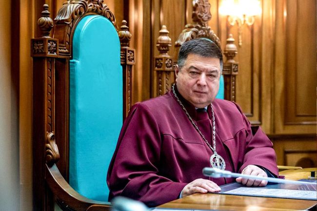 У 2020 році Зеленський звільнив суддю, який загрожував нацбезпеці