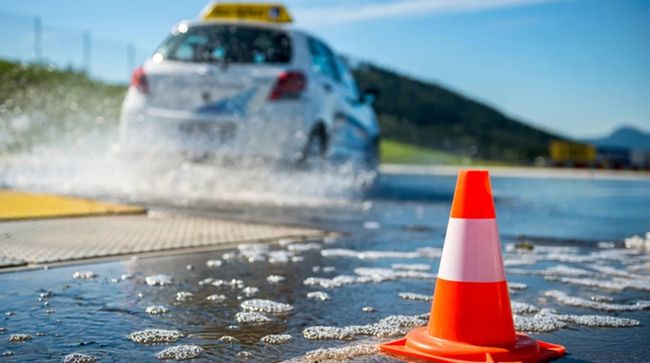 Податкова виявила порушення в автошколах