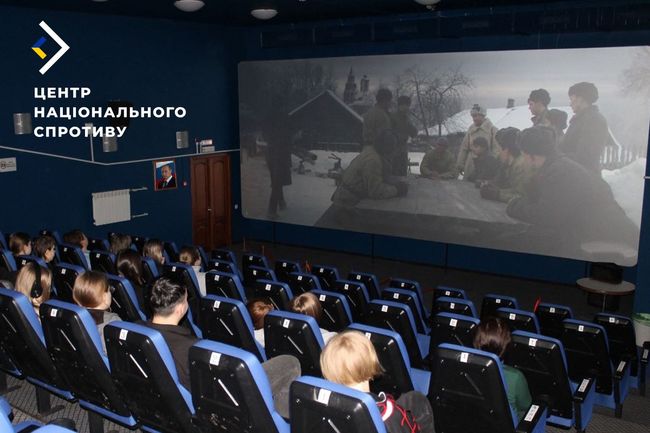 кремль зомбує дітей на ТОТ через радянське кіносміття