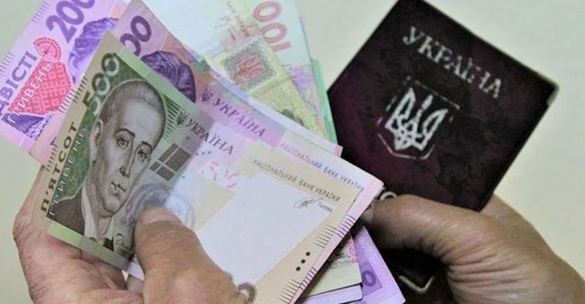 Кабмін дозволив зараховувати до пенсійного стажу офіційну роботу за кордоном