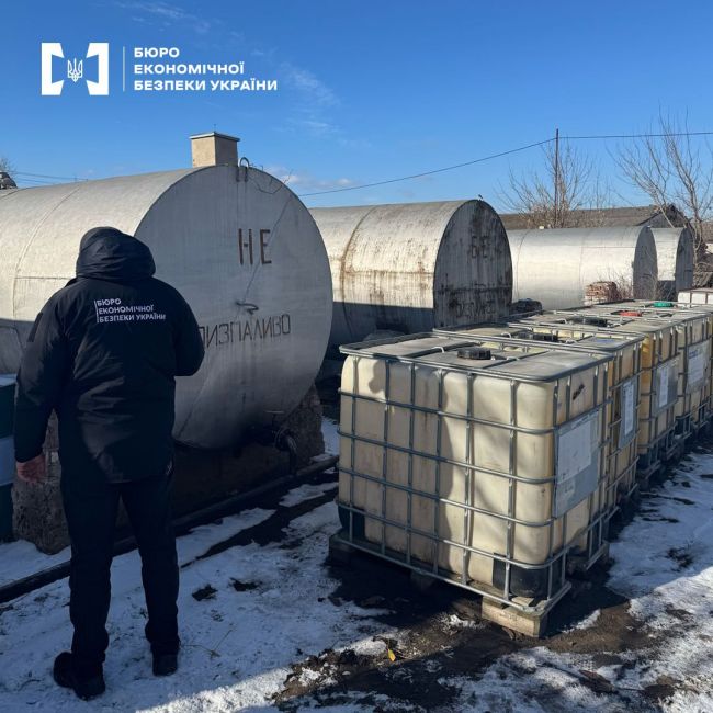 Детективи БЕБ зафіксували факт незаконного продажу пального