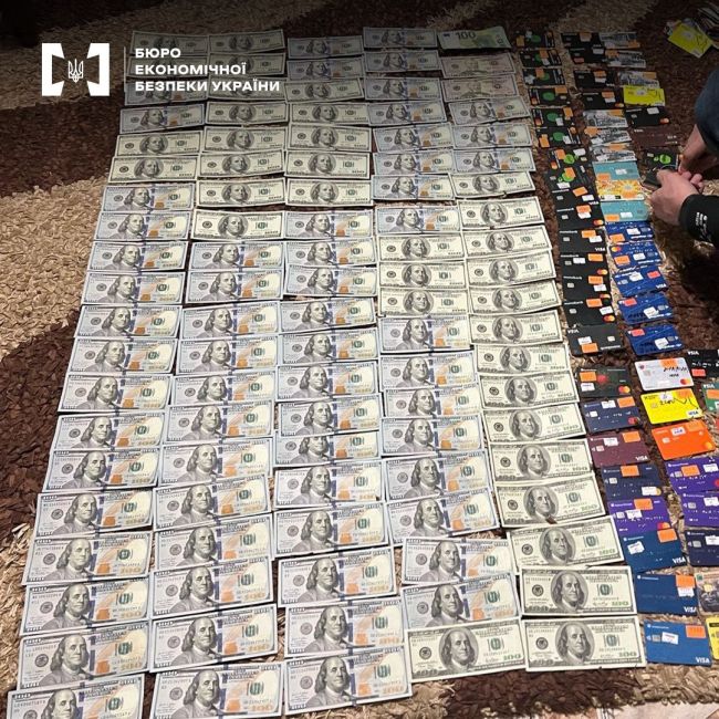 Детективи БЕБ зафіксували факт незаконного продажу пального