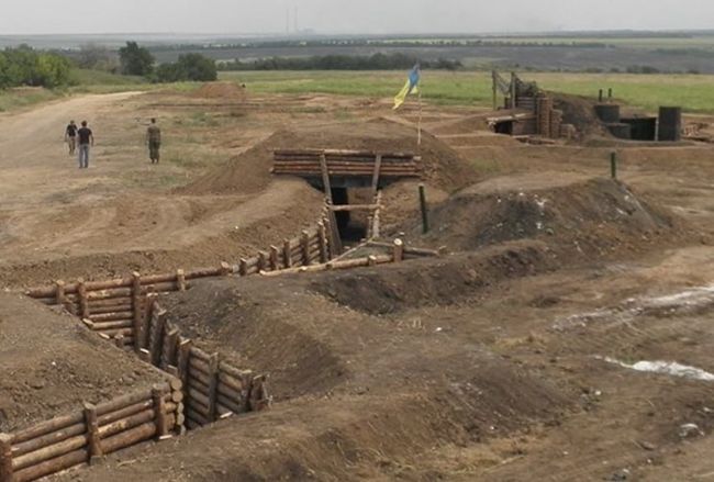 За три роки на будівництво фортифікацій в Україні має піти мінімум 82 млрд грн. Потрібна перевірка Рахункової палати, як витрачалися ці гроші, — народний депутат Ярослав Железняк. За три роки на будівництво фортифікацій в Україні має піти мінімум 82 млрд грн. Потрібна перевірка Рахункової палати, як витрачалися ці гроші, — народний депутат Ярослав Железняк.