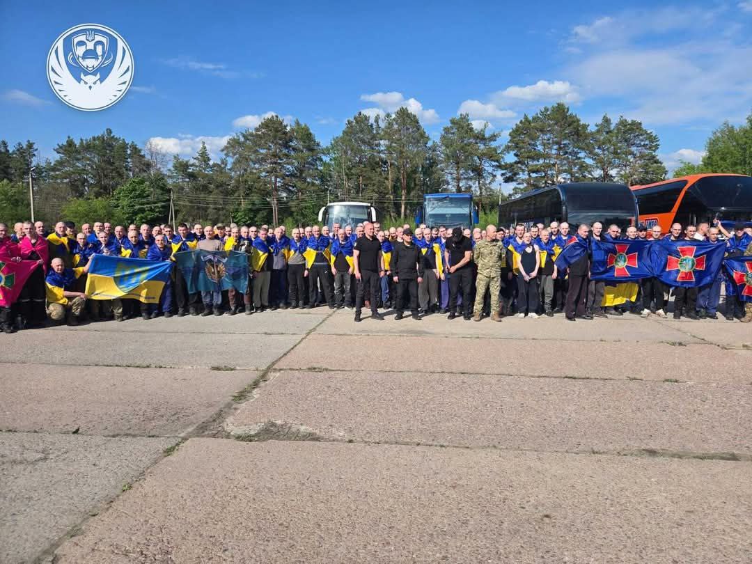 Перший день великого обміну: 390 українців визволено з російської неволі