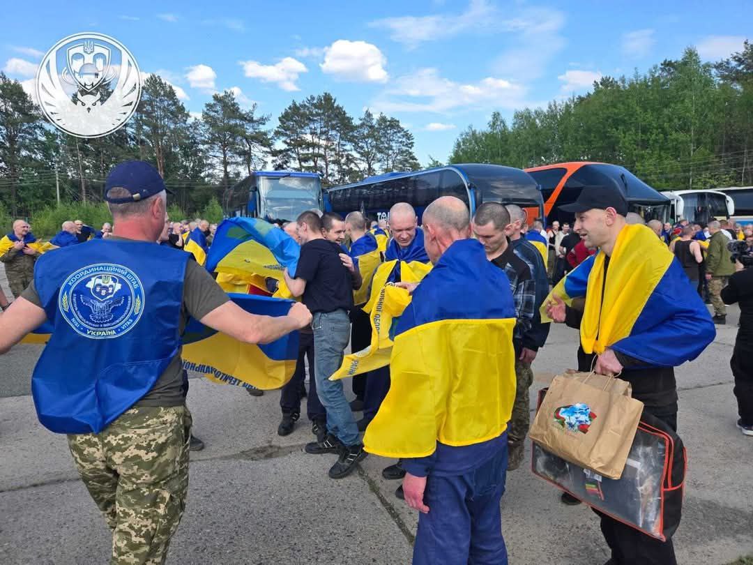 Перший день великого обміну: 390 українців визволено з російської неволі