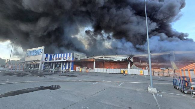 Цього дня рівно рік тому окупанти обстріляли «Епіцентр» на Героїв Праці