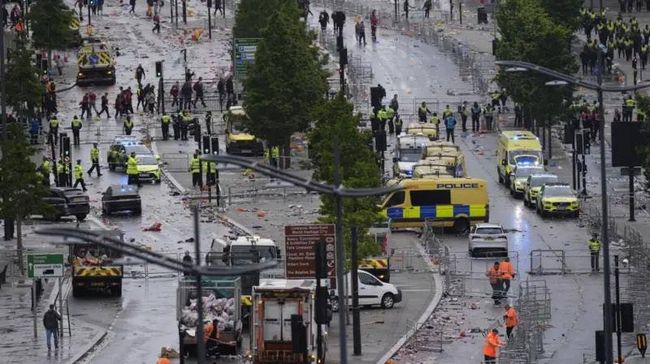 У Великій Британії у Ліверпулі автомобіль в’їхав у натовп людей під час святкування перемоги ФК «Ліверпуль» у Премєр-лізі