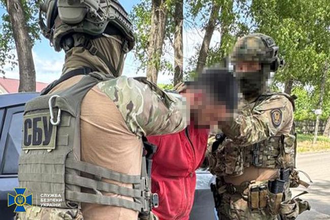 СБУ затримала агента фсб, який, працюючи таксистом, коригував удари рф по Дніпру