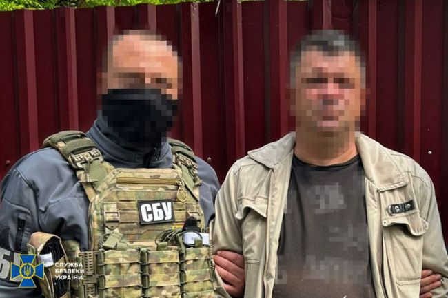 СБУ та Нацполіція затримали у Херсоні 4-х колаборантів, які співпрацювали з рашистами під час окупації правобережної частини Херсонщини