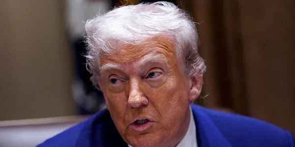 Великі американські корпорації відмовляються від великих юридичних фірм США