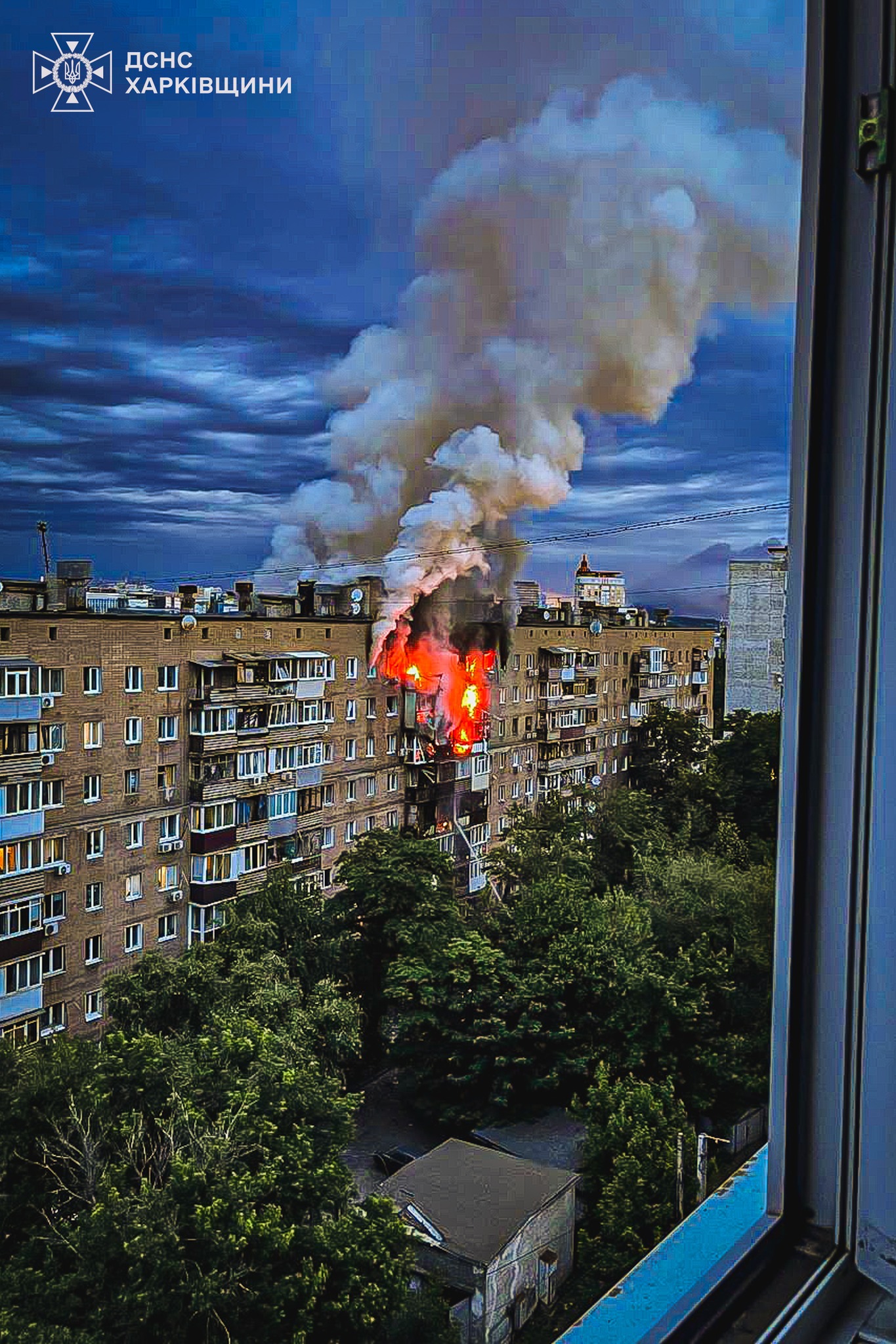 Рятувальники ДСНС врятували жінку з-під завалів - ДСНС