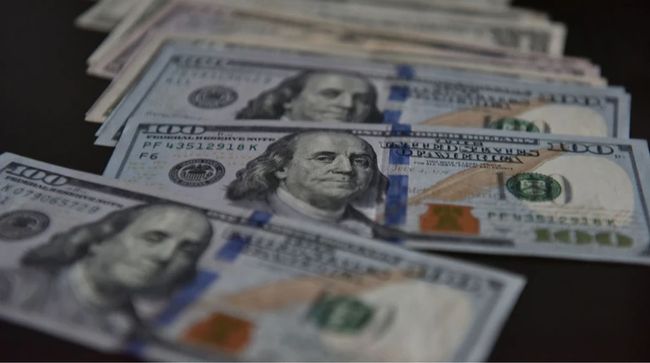 Україна витратила майже три мільярди валютних резервів у травні