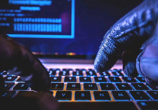 ГУР у день рф атакувало найбільший інтернет-провайдер у Сибірі ГУР у день рф атакувало найбільший інтернет-провайдер у Сибірі