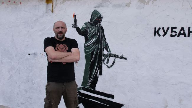 Дюк з автоматом і коктейлем Молотова: в Одесі зʼявився мурал, присвячений Руху опору проти агресії рф