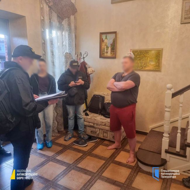 Корупція в Мінрегіоні: викрито колишнього держсекретаря Міністерства, радника Міністра та керівницю державного підприємства