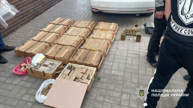 Нацполіція провела масштабну загальнодержавну спецоперацію по боротьбі з незаконним обігом зброї та боєприпасів: триває понад 500 обшуків Нацполіція провела масштабну загальнодержавну спецоперацію по боротьбі з незаконним обігом зброї та боєприпасів: триває понад 500 обшуків