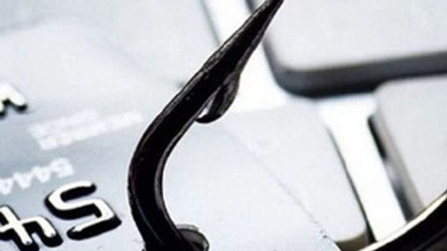 Працівник банку позбавив чоловіка 90 тисяч гривень на рахунку