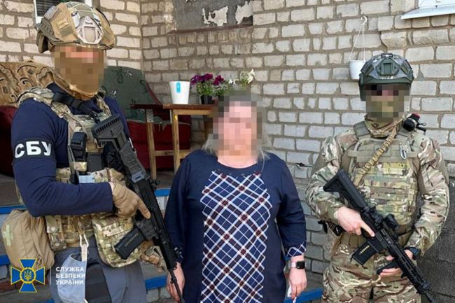 СБУ затримала ворожих інформаторок, які наводили удари рашистів по Донеччині