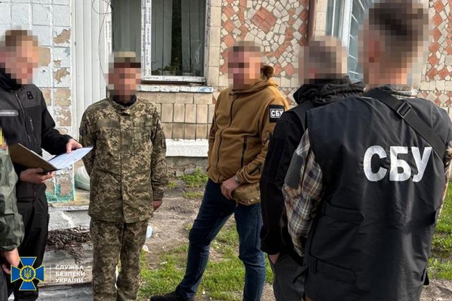 СБУ і ДБР викрили ще одного «крота» серед військових, який наводив російські удари по Силах оборони СБУ і ДБР викрили ще одного «крота» серед військових, який наводив російські удари по Силах оборони