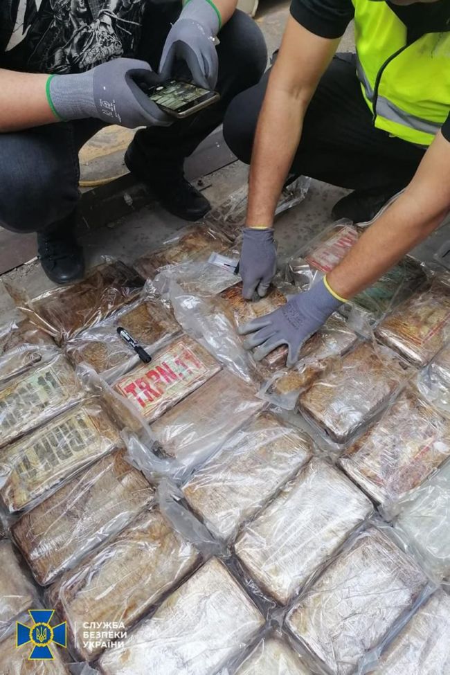 За матеріалами СБУ та Нацполіції тюремні вироки отримали члени міжнародної наркомафії, які курували контрабанду кокаїну до ЄС
