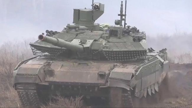 росія може щорічно випускати до 300 танків Т-90М