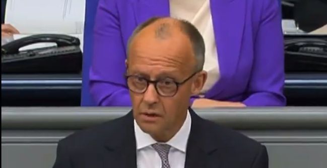 Ми зробимо Бундесвер найсильнішою армією Європи - Мерц