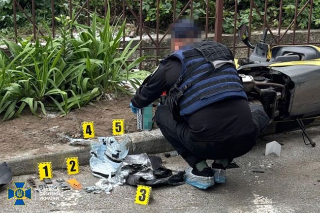 СБУ та Нацполіція затримали агента рф, який намагався підірвати військового, заманивши його на «побачення з дівчиною» СБУ та Нацполіція затримали агента рф, який намагався підірвати військового, заманивши його на «побачення з дівчиною»