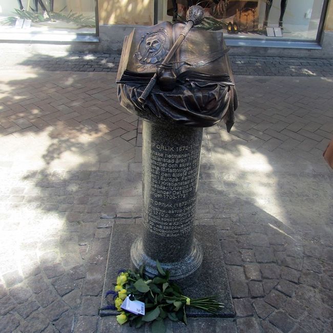 2011 року у місті Крістіанстад (Швеція) відбулось урочисте відкриття пам’ятника та меморіальної дошки українському гетьману Пилипу Орлику