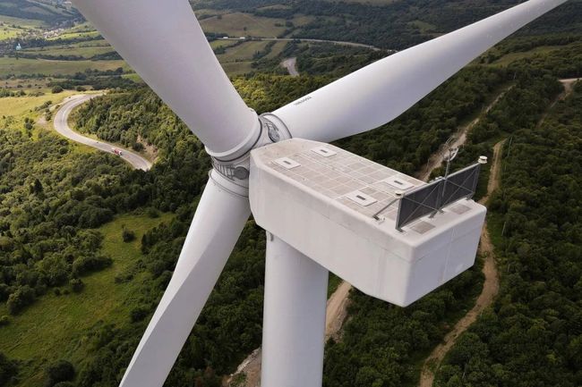 Держінспекція архітектури та містобудування відмовилася перевіряти законність будівництва вітряків на полонині Руна