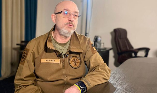 НАБУ провело обшуки в ексглави Міноборони Резнікова - джерела