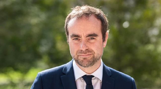 Нашою червоною лінією є демілітаризація України, - міністр оборони Франції Лекорню