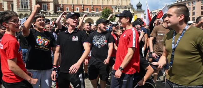 У Польщі тисячі ультраправих вийшли на акції проти мігрантів