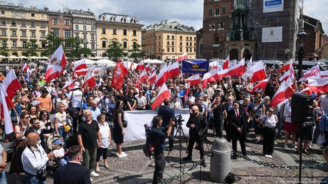 У Польщі тисячі ультраправих вийшли на акції проти мігрантів У Польщі тисячі ультраправих вийшли на акції проти мігрантів