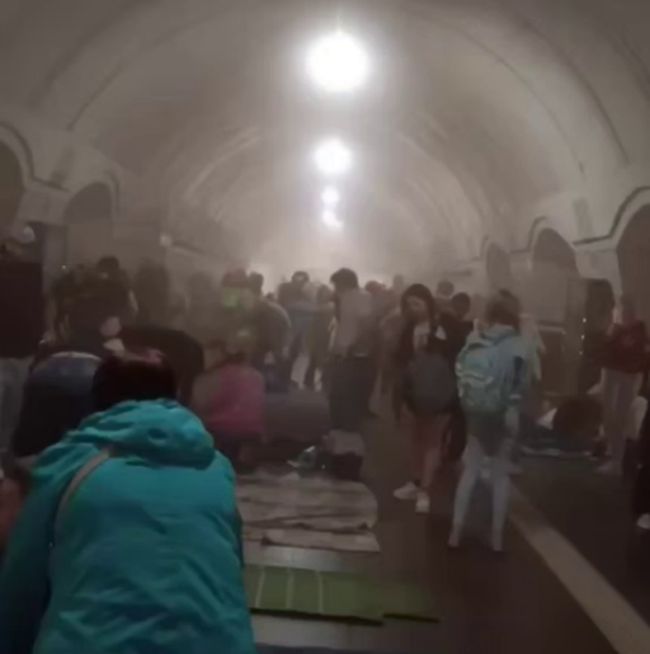 Прильоти, пожежі та жертви: наслідки масованого удару рф вночі станом на зараз. Прильоти, пожежі та жертви: наслідки масованого удару рф вночі станом на зараз.