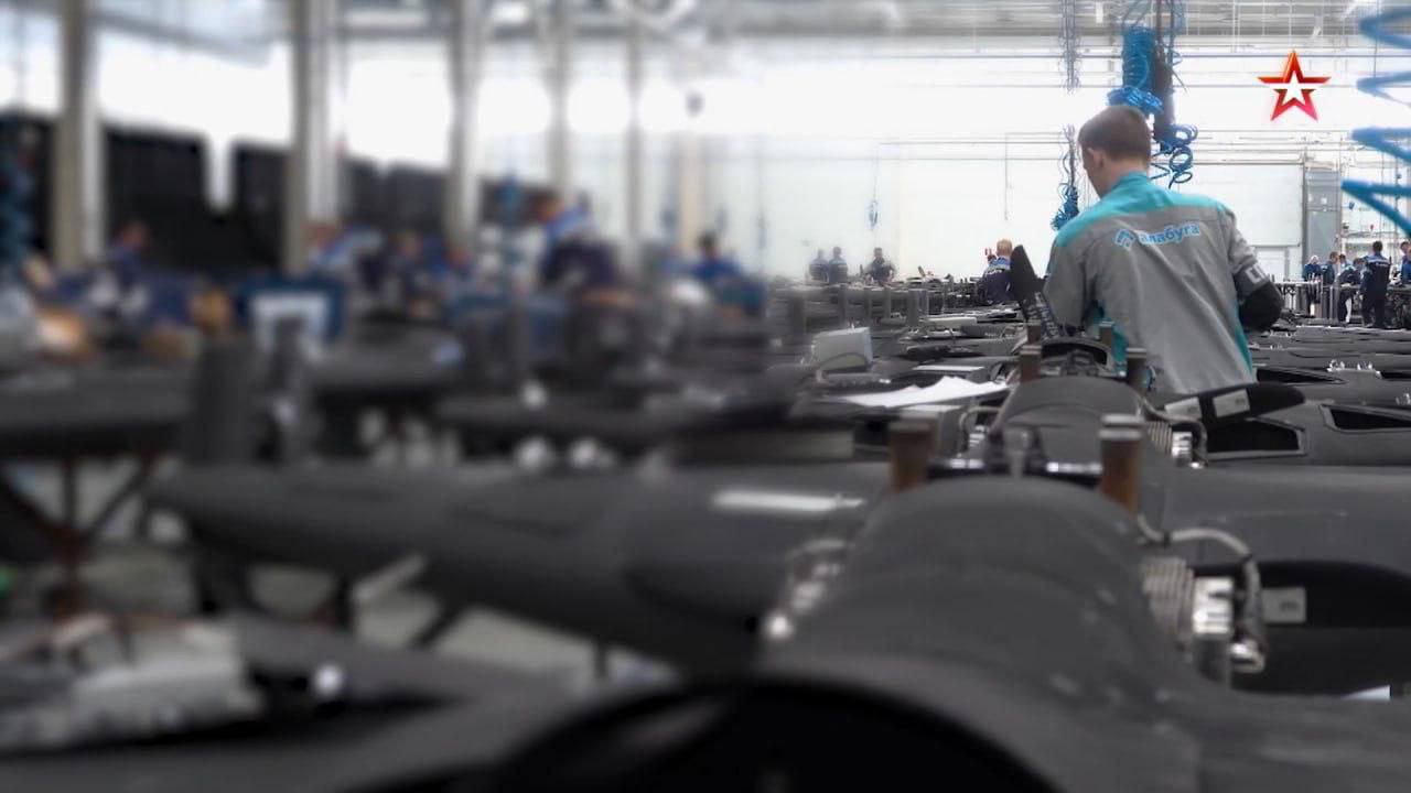 росіяни показали виробництво Шахедів/«Герань-2» на заводі в «Алабузі»