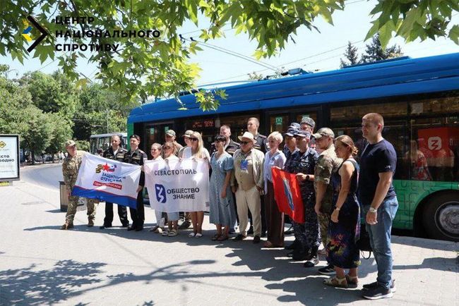 Поки ТО Севастополь задихається від проблем — окупанти влаштовують тролейбус патріотизму Поки ТО Севастополь задихається від проблем — окупанти влаштовують тролейбус патріотизму