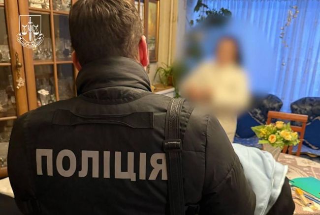 Допоміг екскерівнику «Київського метрополітену» виїхати за кордон — колишній начальник ТЦК отримав підозру