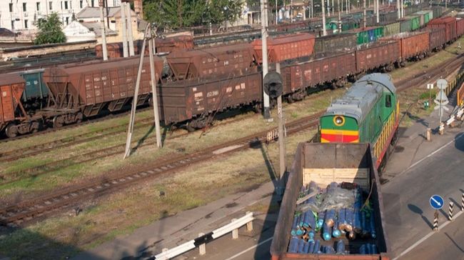 Мінімум за всю історію: перевезення вантажів Укрзалізницею впало