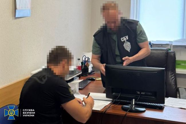 СБУ викрила експосадовця Міноборони, який розтратив 1 млрд грн бюджетних коштів на закупівлі продуктів харчування для ЗСУ