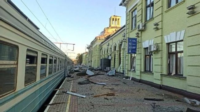 Вокзал у Лозовій не працюватиме невизначений термін Вокзал у Лозовій не працюватиме невизначений термін