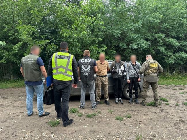 Хотів підкупити військовослужбовця заради «зеленого коридору» до Молдови — схему викрили прикордонники