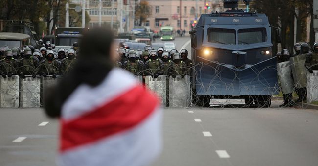 лукашенко готує армію до придушення протестів і посилення контролю над суспільством