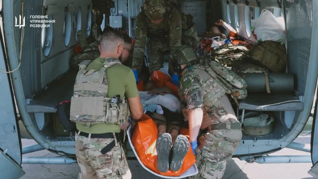 Авіація ГУР МО України з медичними командами на борту здійснили масову аеромедичну евакуацію поранених українських захисників Авіація ГУР МО України з медичними командами на борту здійснили масову аеромедичну евакуацію поранених українських захисників