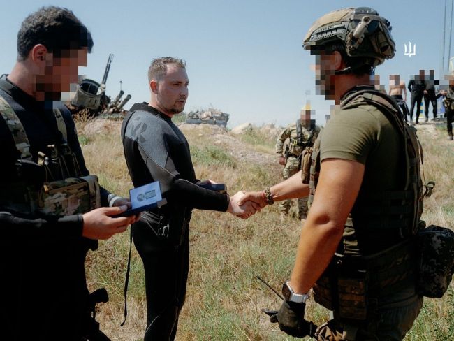 Кирило Буданов проінспектував позиції на Зміїному та газовидобувних платформах у Чорному морі