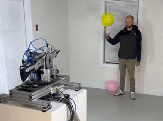 Танки и прочая бронетехника утратила свою актуальность из-за fpv-дронов?