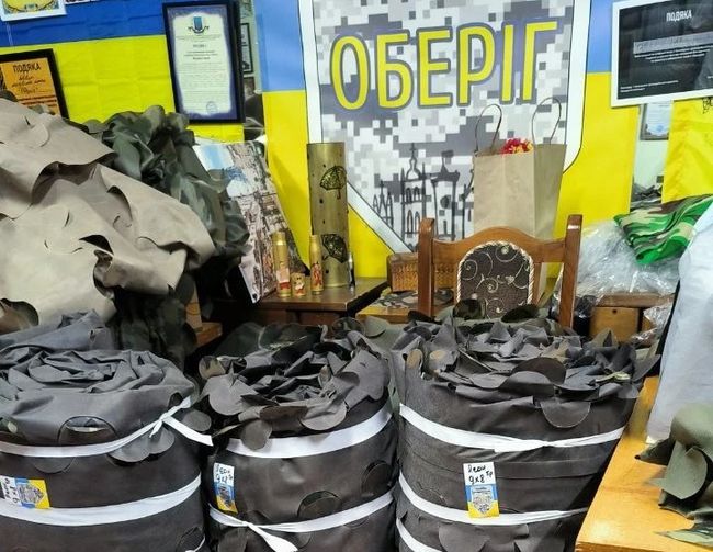 У Львівському коледжі заявили, що волонтери, які плетуть маскувальні сітки у їхньому гуртожитку, є потенційною загрозою здоров’ю проживаючих