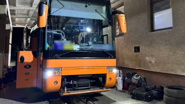 Підробіток на контрабанді не вдався: закарпатець втратив автобус вартістю майже 5 млн грн (ВІДЕО)