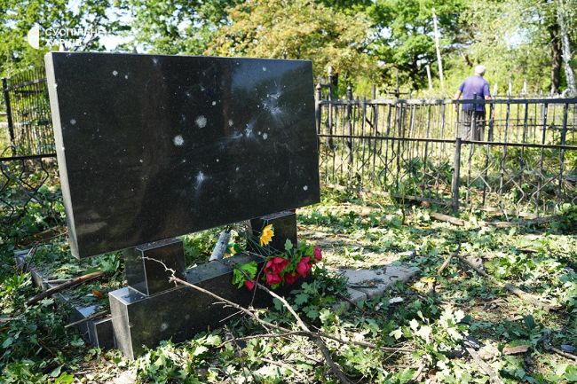 росіяни воюють навіть з мертвими (ФОТО) росіяни воюють навіть з мертвими (ФОТО)