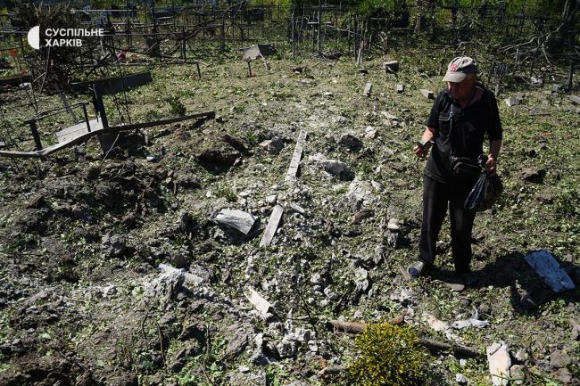 росіяни воюють навіть з мертвими (ФОТО) росіяни воюють навіть з мертвими (ФОТО)